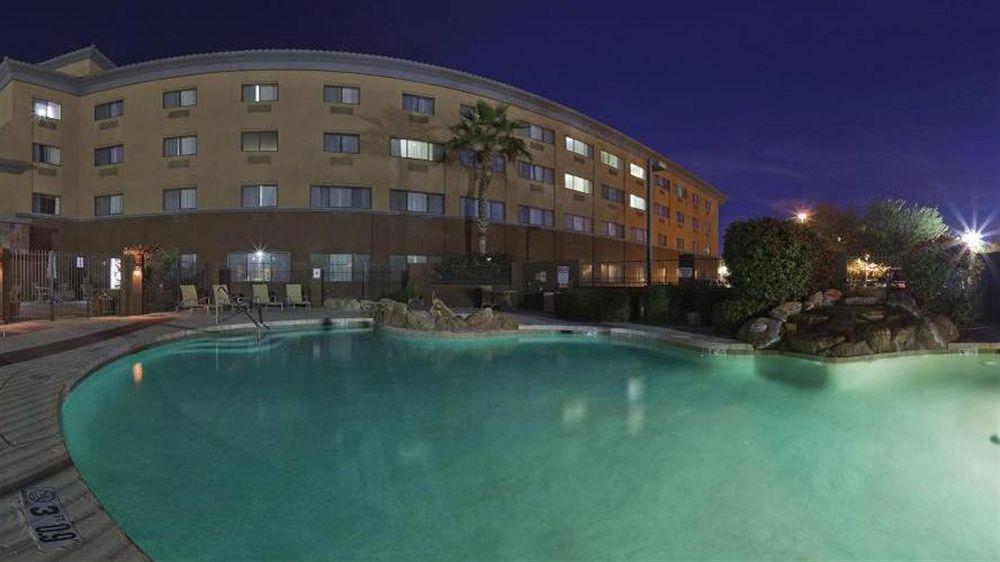 Holiday Inn Express & Suites Phoenix/Chandler Екстер'єр фото