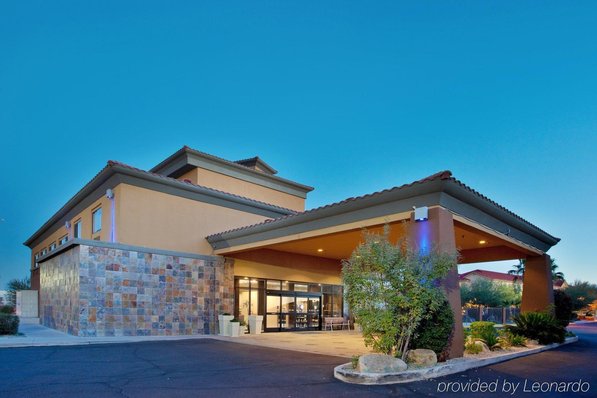 Holiday Inn Express & Suites Phoenix/Chandler Екстер'єр фото