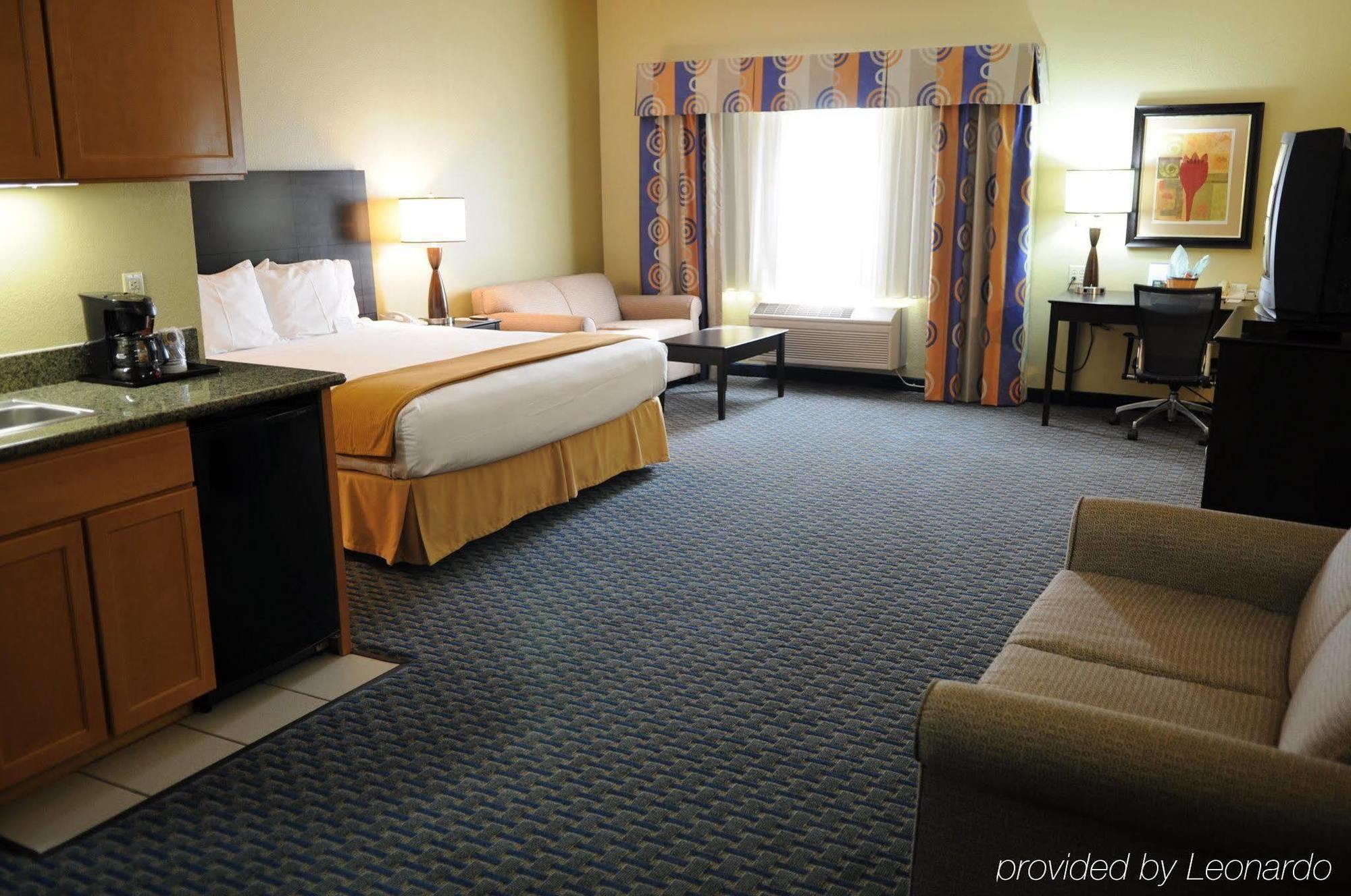 Holiday Inn Express & Suites Phoenix/Chandler Номер фото