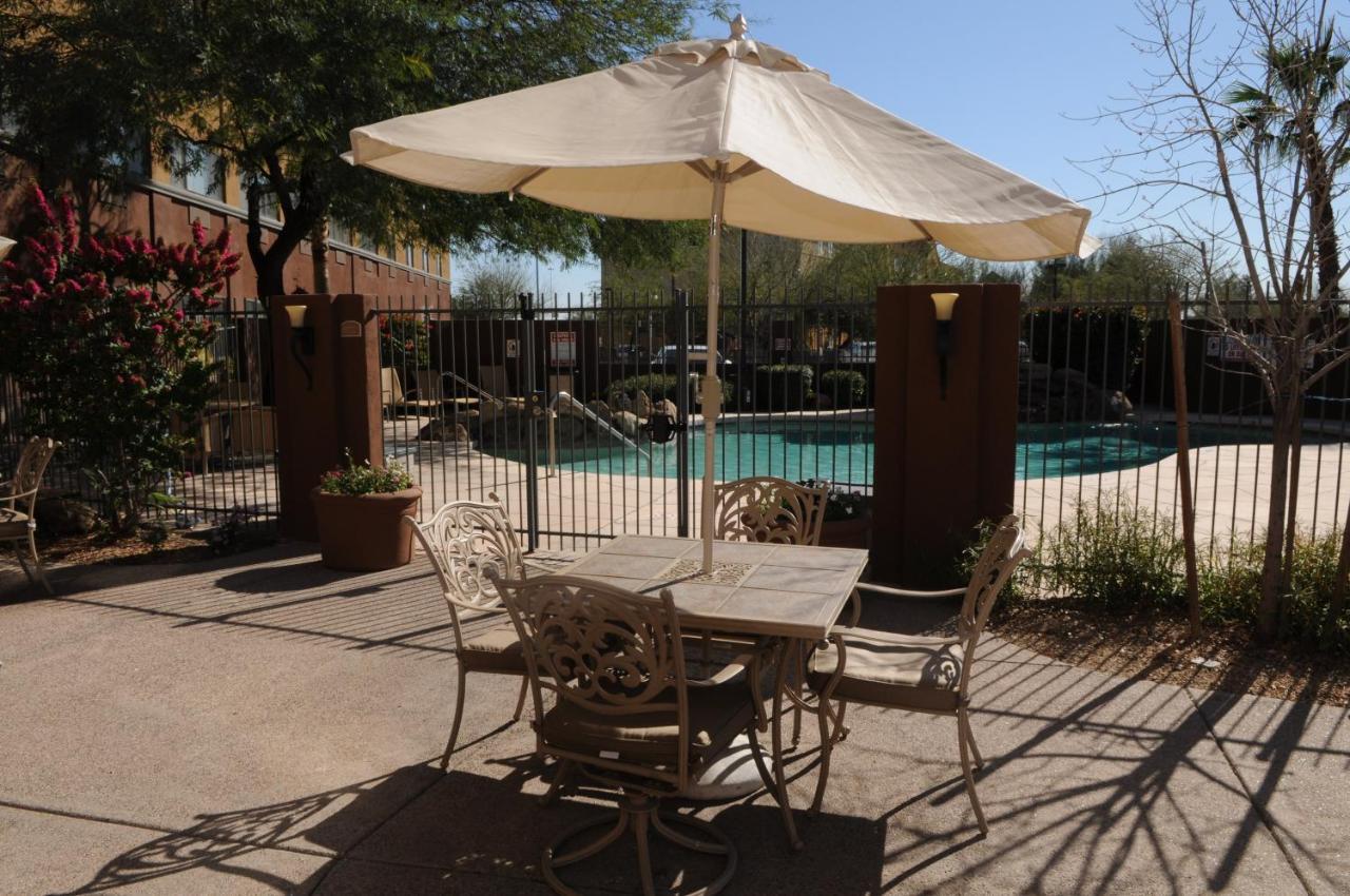 Holiday Inn Express & Suites Phoenix/Chandler Екстер'єр фото